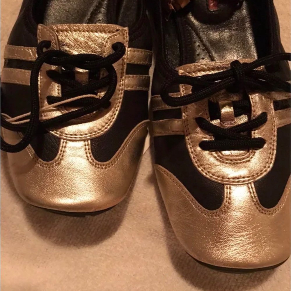 Prada ballet laced up flat shoes.Sz. EU 35. Gorgeous and in excellent condition! - Picture 2 of 5